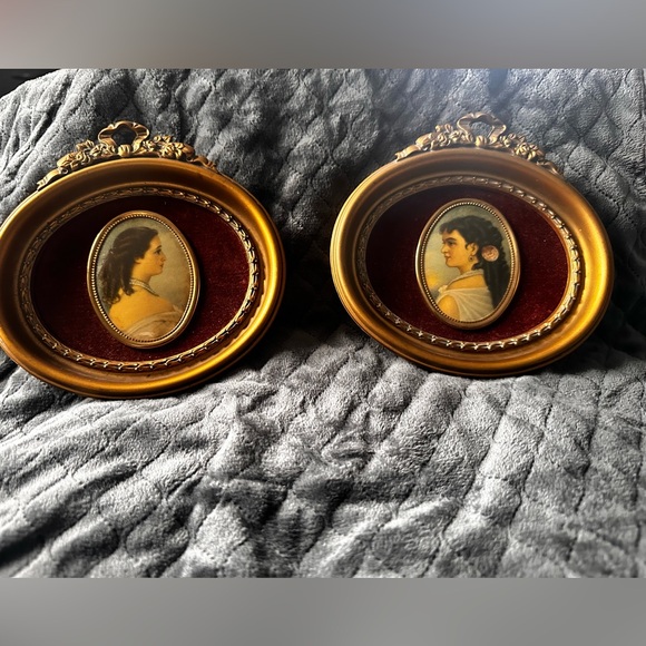 Ornate Gold Oval Wall Portrait Pair with Red Velvet Background - Picture 3 of 5